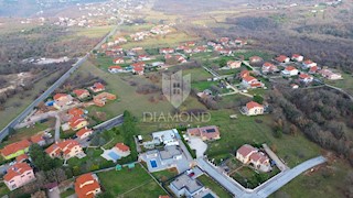 Albona, dintorni, terreno edificabile vicino alla città