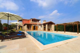 Barban, dintorni, Villa in pietra in un insediamento tranquillo
