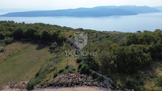 Brseč, terreno edificabile con bellissima vista sul mare 