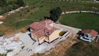 Casa luminosa, confortevole, immersa nel verde 