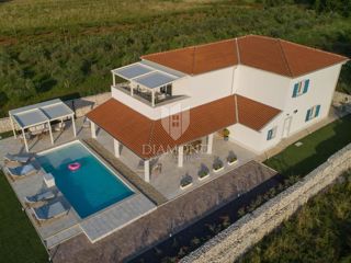 Barban, villa di lusso con piscina in una splendida posizione