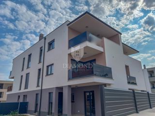 Istria, Umago, appartamento con 3 camere da letto e 2 balconi!
