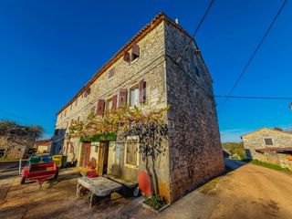 Umago, dintorni - casa autentica con giardino!