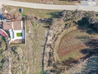 Terreno edificabile vicino a Rovigno!