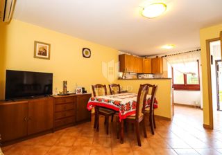 Centro di Pola: casa con cortile privato