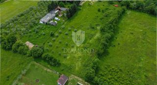 Pola, dintorni, ottimo terreno edificabile