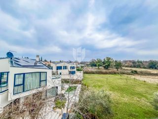 Parenzo, dintorni, appartamento con tre camere da letto al primo piano con terrazza sul tetto!