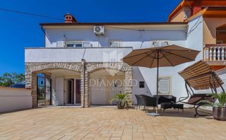 Marcana, dintorni, casa con piscina e ampio giardino