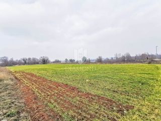 Terreno edificabile per scopi commerciali nelle vicinanze di Barbana!