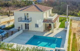 Umago, dintorni! Bella casa con piscina!