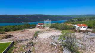 Labin, terreno edificabile con vista mare 
