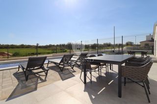 Eccezionale casa su un unico piano con piscina a Parenzo