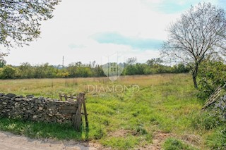 Barban, dintorni, ampio terreno in un luogo tranquillo