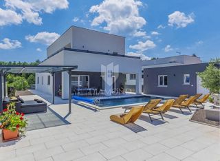 Istria, Dignano, Casa di lusso con piscina riscaldata e ampia terrazza