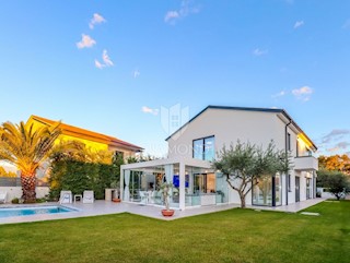 Rovigno, una fantastica villa con piscina in un'ottima posizione