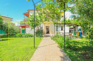 Cittanova, appartamento con ampio giardino, 2a fila al mare!