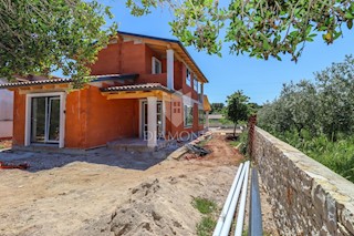 Casa con piscina e vista mare vicino a Pola! 