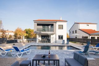 ŠILO, NUOVA CASA VACANZE CON PISCINA