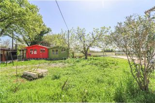 Pola, dintorni, spazioso appartamento con piscina e giardino 