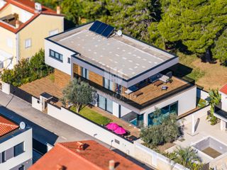 Fasana - villa di lusso con piscina interna, a 300 m dal mare!