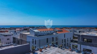 Novigrad, appartamento moderno con ascensore e vista mare!