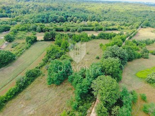 Terreno edificabile in ottima posizione, vicino a Marcana