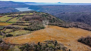 Barban, a sud dell'Istria, grande terreno edificabile per 53 edifici