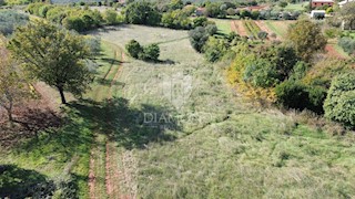 Marčana, dintorni, terreno edificabile in una posizione tranquilla