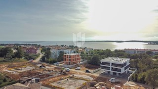 Moderno appartamento a 300 metri dalla spiaggia con terrazza, Medolino!