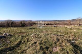 Kršan, dintorni, terreno edificabile con bellissima vista