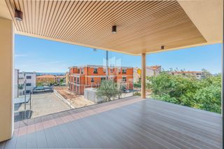 Novigrad, appartamento moderno con 2 camere da letto e terrazza!