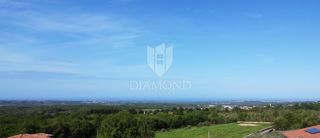 Parenzo – Dintorni – Terreno Edificabile Immerso nel Verde e nella Tranquillità