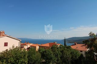 APPARTAMENTO CON DUE CAMERE DA LETTO CON VISTA MARE