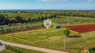 Istria, Vižinada, splendido terreno edificabile di 1.088 m2 con permesso di costruire