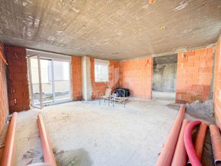 Zagabria, Maksimir! Casa incompiuta con due appartamenti!