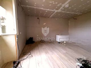 Ampia casa tradizionale con grande giardino – opportunità eccezionale per ristrutturazione o nuovo progetto