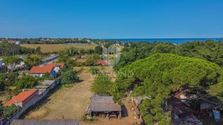 Cittanova, dintorni! Terreno edificabile a 300 m dal mare!