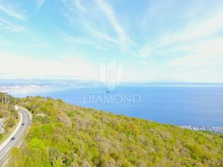 Opatija, dintorni, terreno edificabile con una bellissima vista sul mare