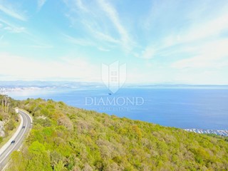 Opatija, dintorni, terreno edificabile con una bellissima vista sul mare