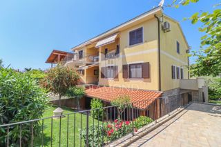 Zona Pula, casa con bel giardino e vista mare
