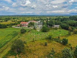 Žminj, dintorni, terreno perfetto in una zona tranquilla di Žminj