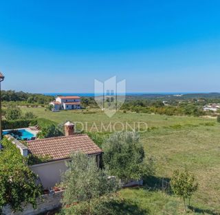 ESCLUSIVO! Casa con piscina e vista mare a Rovigno