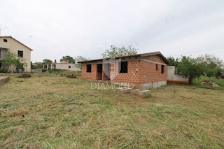 Loborika, terreno edificabile con edificio 