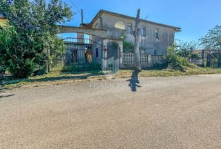 Umago, casa per l'adattamento