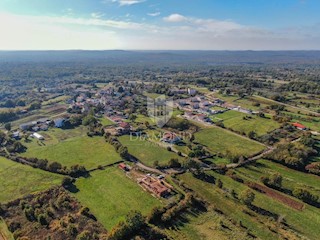 Bellissimo terreno vicino a Rovigno