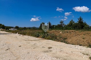 Terreno in una posizione tranquilla con una bellissima vista!