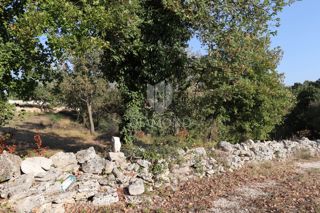 Valle, erreno edificabile in un tranquillo villaggio