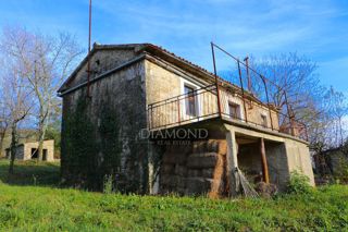 Picán, dintorni. case su una proprietà spaziosa
