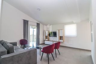 Moderno appartamento al piano terra con giardino vicino a Pola!