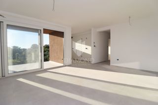 Parenzo, appartamento di nuova costruzione vicino al mare